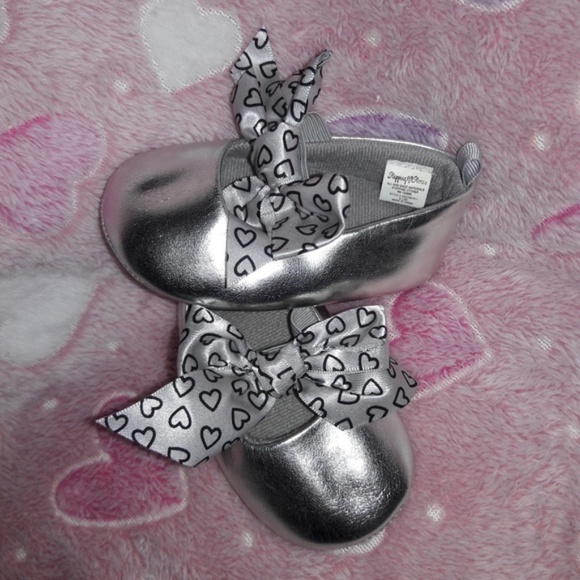 Stepping Stones Soft Silver Shoes - Picture 8 of 10
